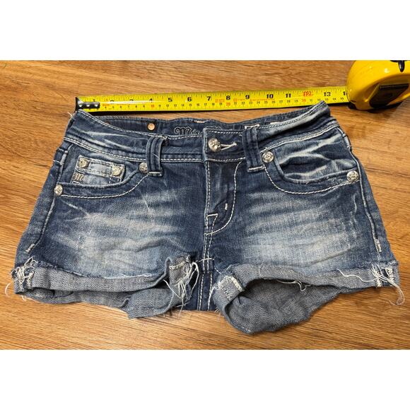 Miss Me Signature Denim Jean Rhinestone Embellished Shorts Sz 25 EB - Picture 4 of 6